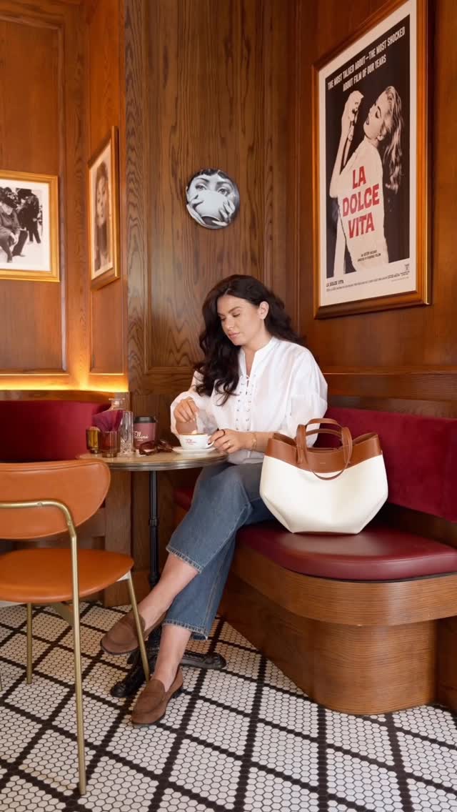 @polene_paris Cyme has been my go-to this spring in NYC: Central Park walks, long coffee breaks, and everything I need (plus a few dreams) in one chic, spacious bag…
