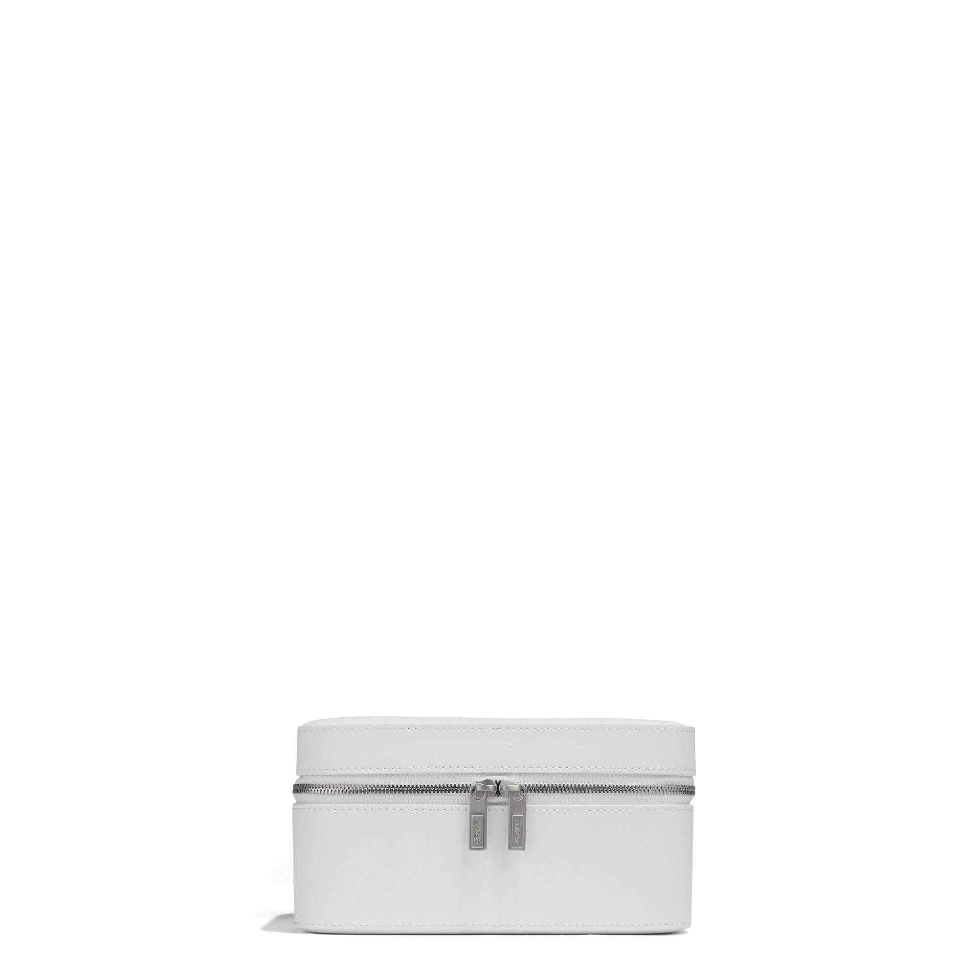 Brides and grooms, this one’s for you. Introducing the Wedding collection, luggage, jewelry boxes, and more—that meet your commitment level.