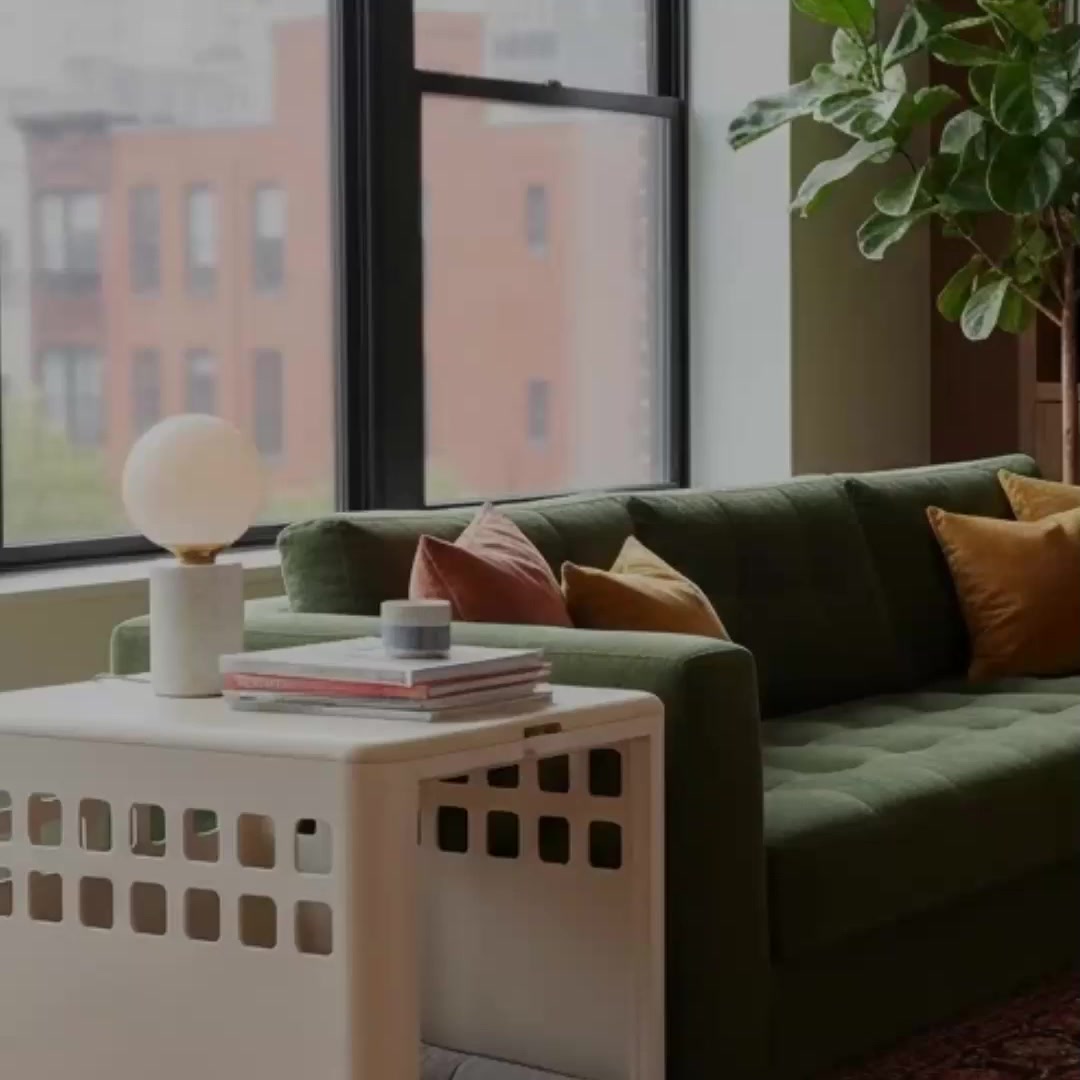Meet the Essential Crate. A thoughtfully designed dog crate that gives your dog a calm, den-like space and lets your home stay a home.
All the function you expect from Fable. Designed for everyday life.