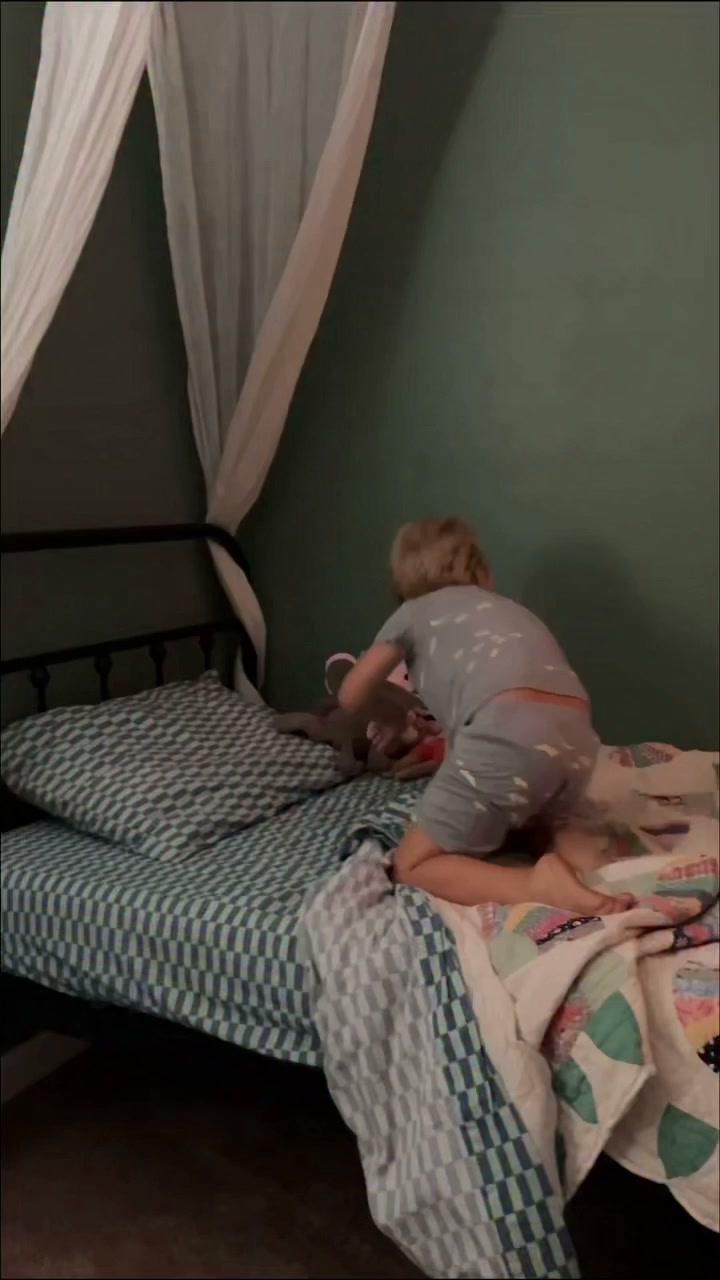 No melatonin or added sugar.*