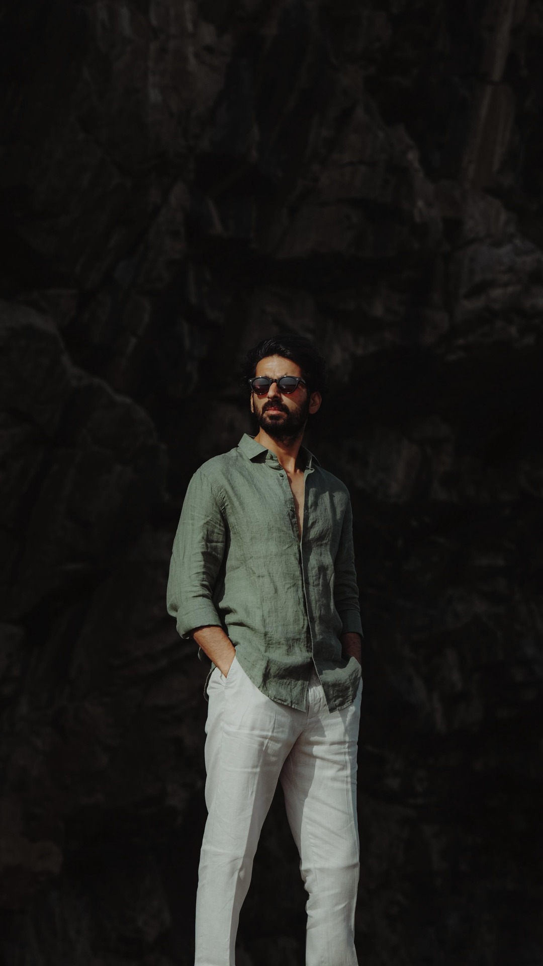 Linen that doesn’t just sit light, but holds its shape with the kind of detail @rarerabbit_in builds into it. This is what a true summer piece should feel like.

#StyledInRare #TravelinRare #RareFinds #SpottedInRare #Liv