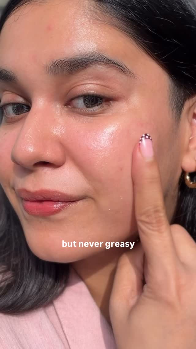 The perfect Oil-Balancing Moisturizer with the these pearls enriched with Azelaic acid. 
Niacinamide that brightens your skin and gives you 8+ hours of hydration. Keeps my skin this glowy the whole day! 

Get yours now f