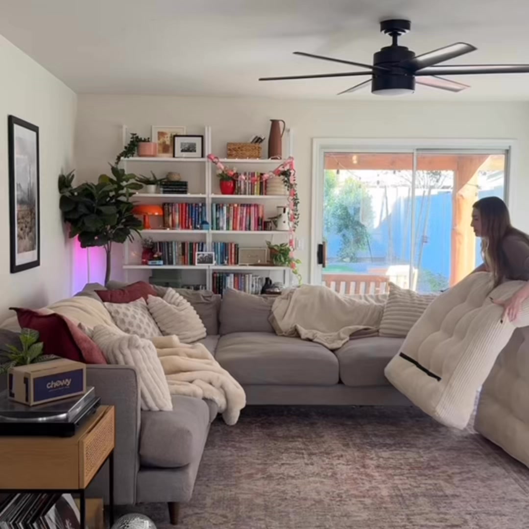 Chewy Pharmacy makes it easy to get the prescriptions your pet needs—delivered to your door.