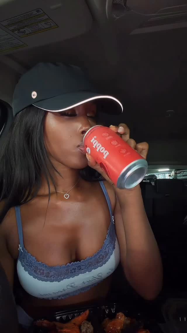 Trying the new @drinkpoppi Shirley temple flavor😍😍⭐️ literally dopamine maxing rn #poppipartner