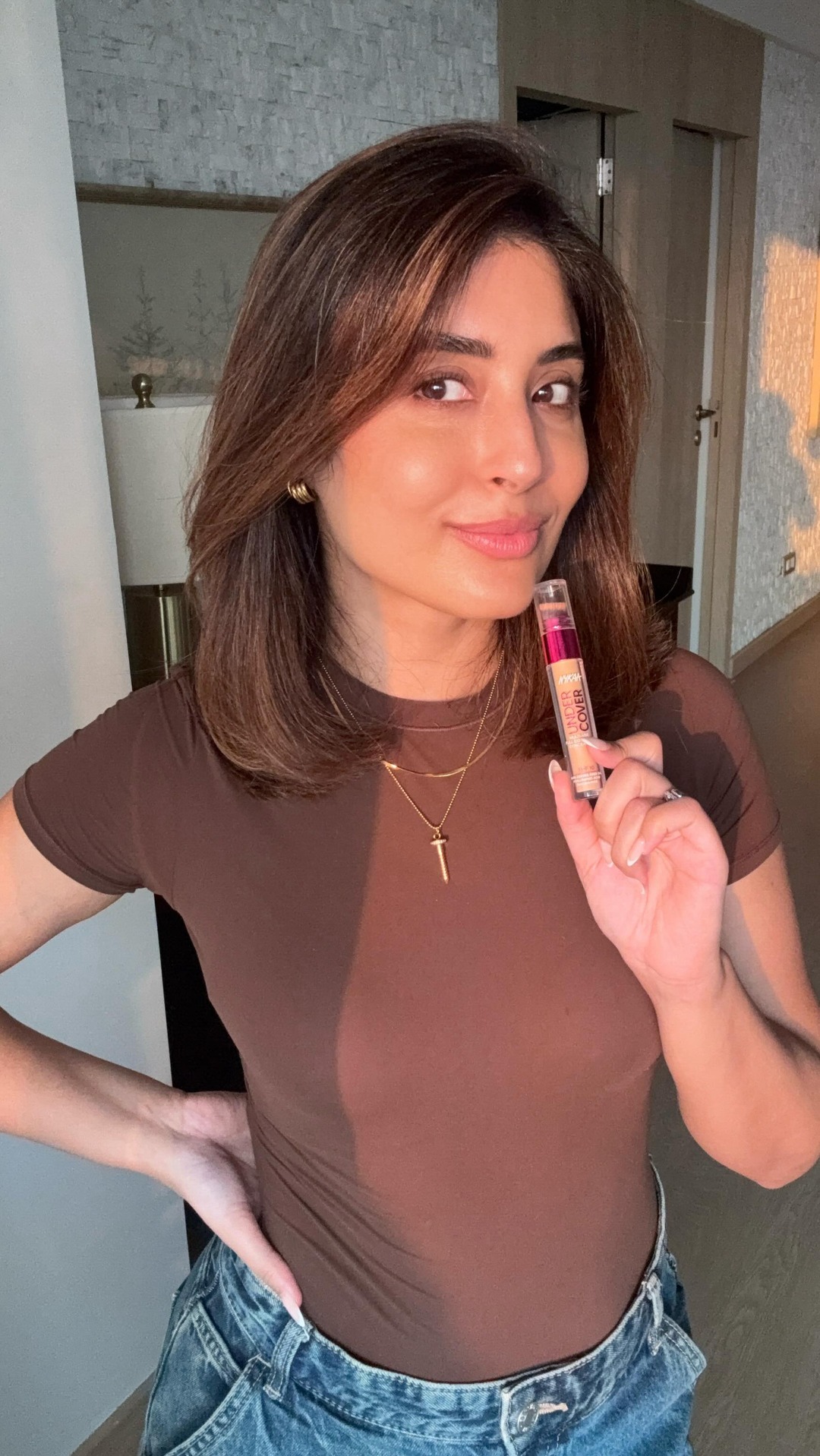 Not every day comes with time or a team.. but you make it work.

@nykaacosmetics NEW Undercover Concealer in 08N gives me buildable full coverage and my skin still feels like skin. This is all I need lately.

#NykaaCosme
