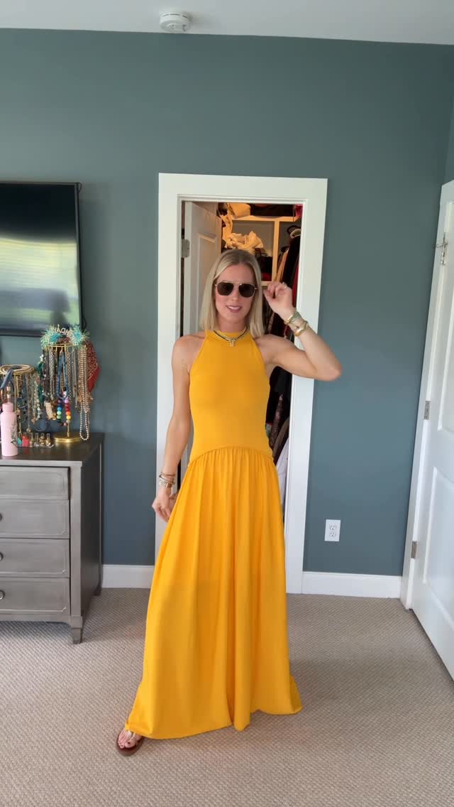 Happy Easter friends!!! 🐣☀️

#outfit #ootd #easter #rtrpartner #rtrmuse @renttherunway @solidandstriped @schutz @krewe