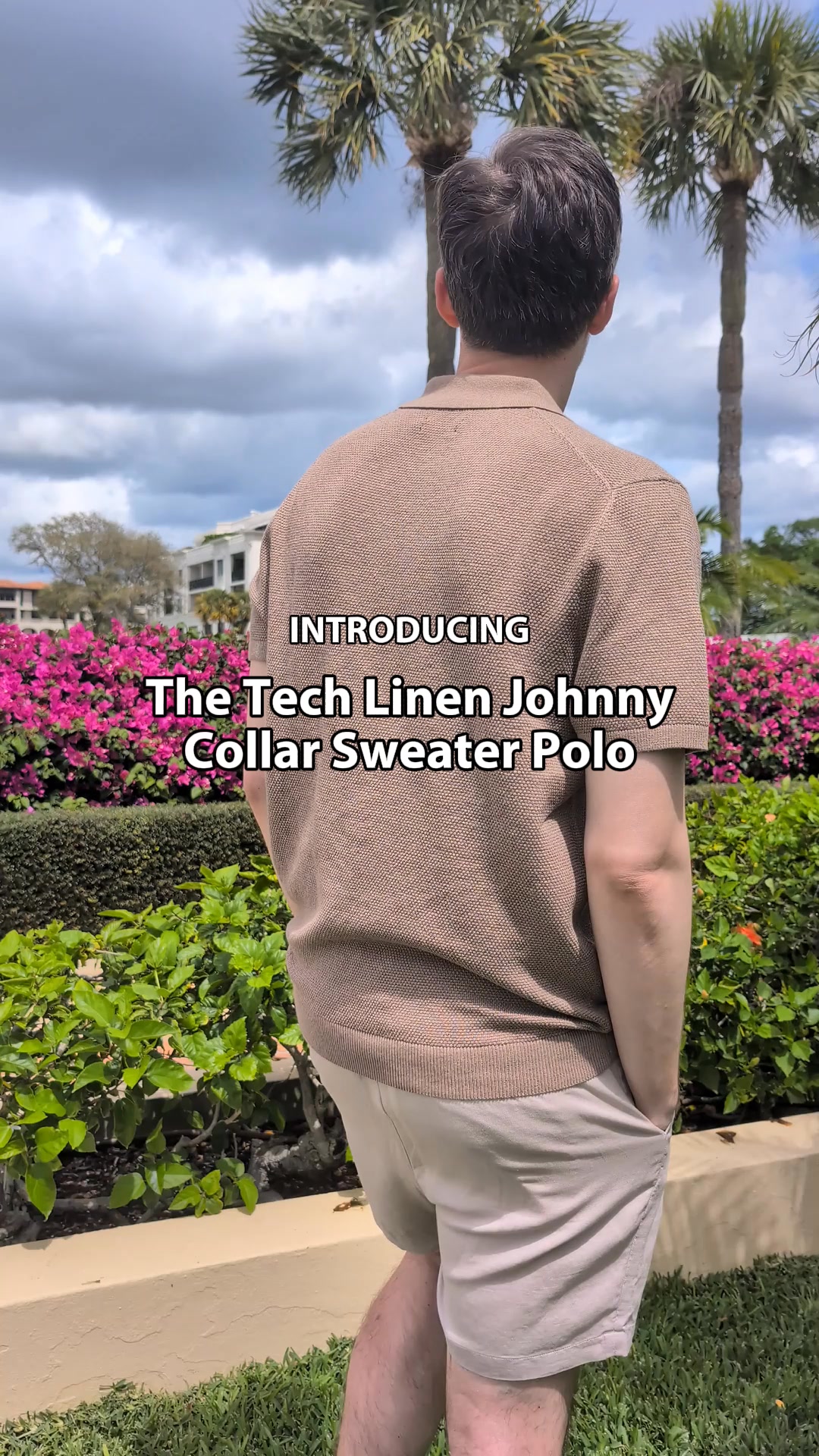 Experience the laissez-faire luxury of our vintage-inspired Tech Linen Johnny Collar Polo.