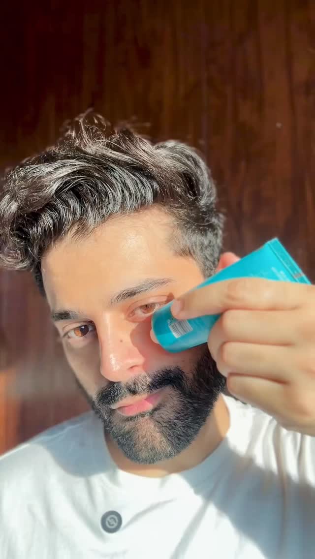Comment sun for the link! 
Meet my everyday essential – Pilgrim 5% Niacinamide Hydra Glow Gel Sunscreen SPF 50 PA++++ 

Ultra-light gel texture, zero white cast, and that instant hydra glow finish without making my skin 