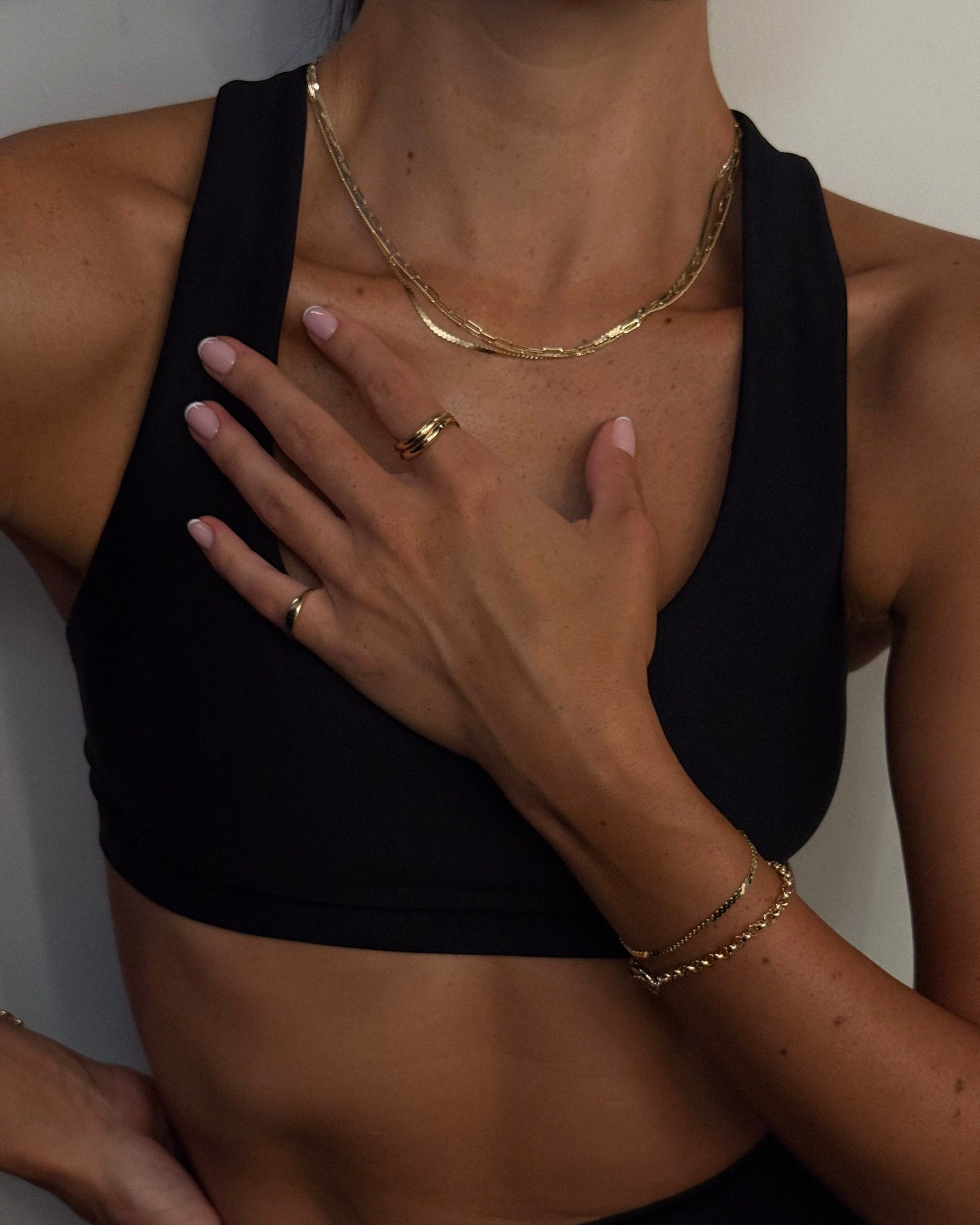don't sweat it, you can sweat in these. 

our solid gold is crafted for everyday durability—that means it keeps up with everything you do, even your favorite workout.