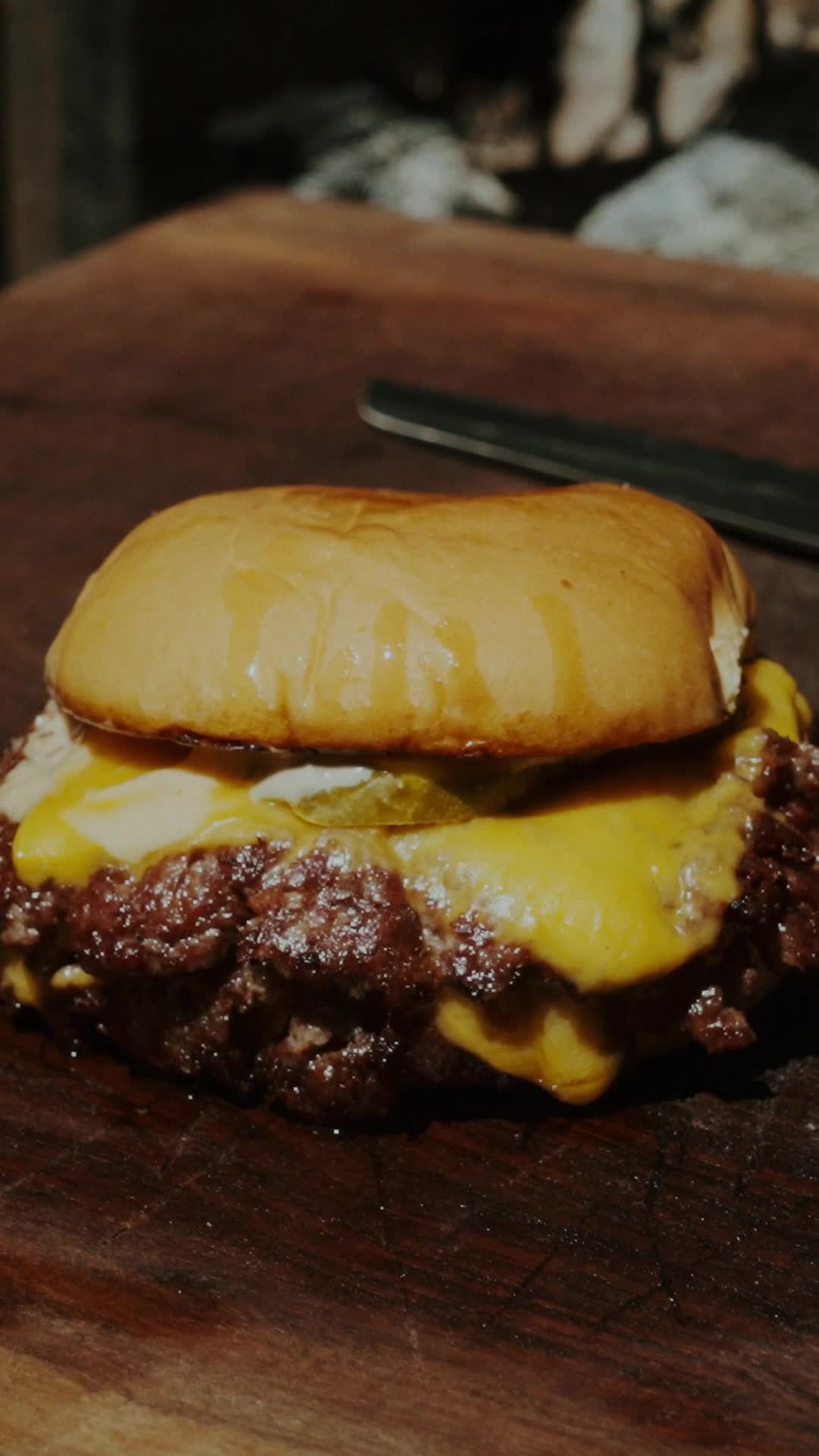 For burgers that are perfectly smashed, never stuck to the press and always crisp, try these tips from Made In customer, James Beard Semifinalist and pitmaster of @Tropical_Smokehouse @Rick.Mace. 

Learn more about what 