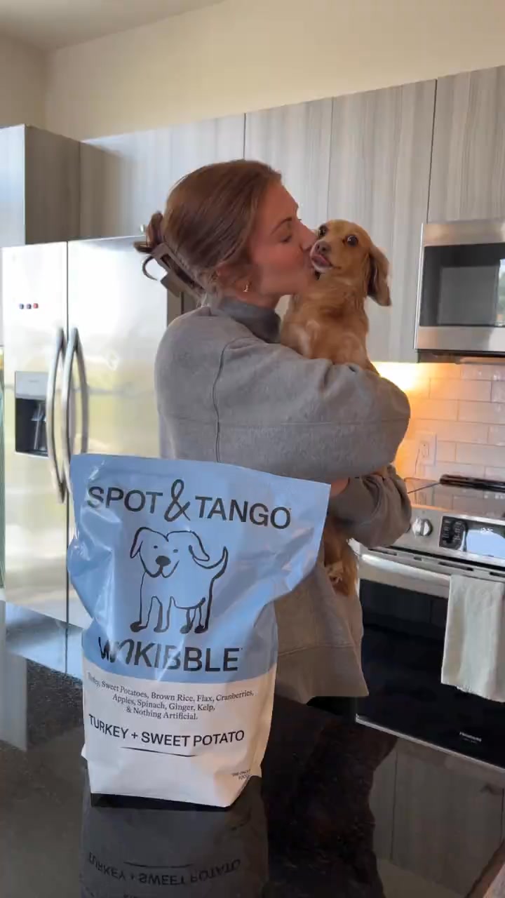 The mealtime excitement with UnKibble is unmatched 🐶 Use SUNDAY50 for 50% off your first UnKibble order and you and your dog can thank us later🤭